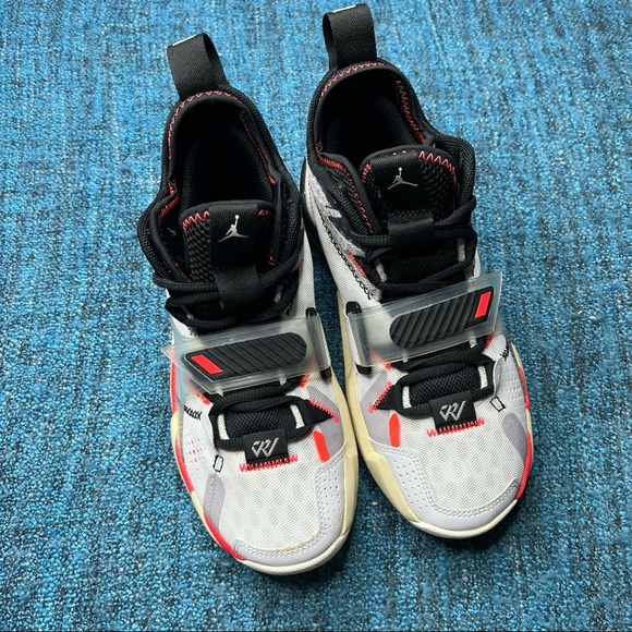 Jordan Why Not Zer0.3 GS Sneakers in White Black Crimson - Picture 2 of 9